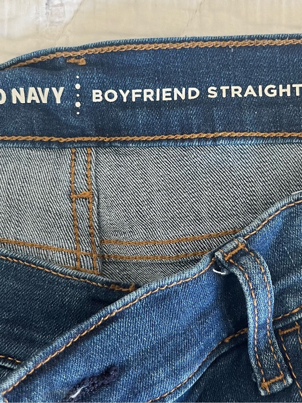 Old Navy Indigo Cropped Stretch Jeans - Picture 2 of 4